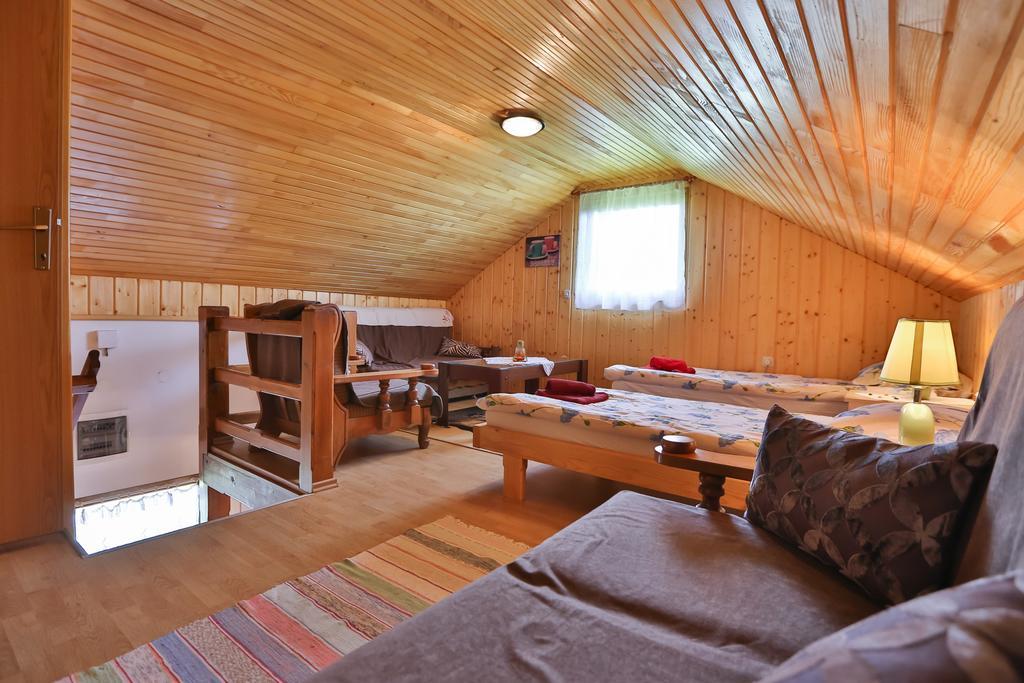 Holiday Home Trzan Josipdol Exteriör bild